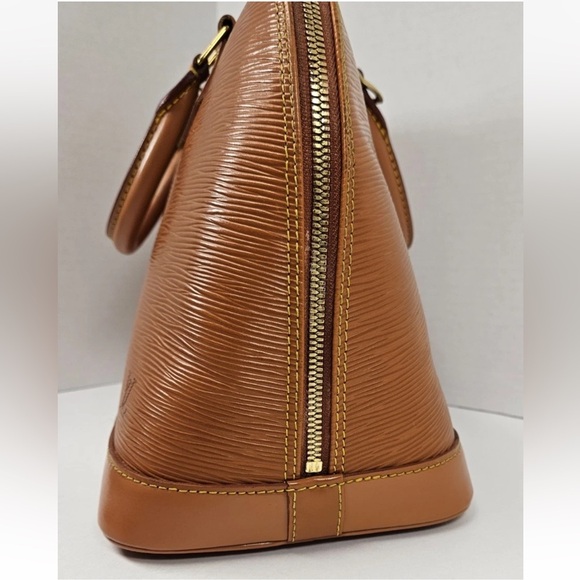 Louis Vuitton Epi Alma PM Duffle AR0927 with lock & key - Picture 5 of 10